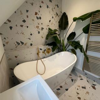 Recently completed bathroom refurbishment. #bathroom_studio_btc #galaxyitaliatiles #bespoke_bathrooms